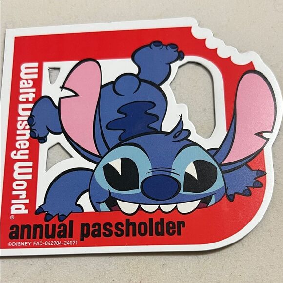 Disney Stitch pass holder magnet lot - Picture 2 of 4